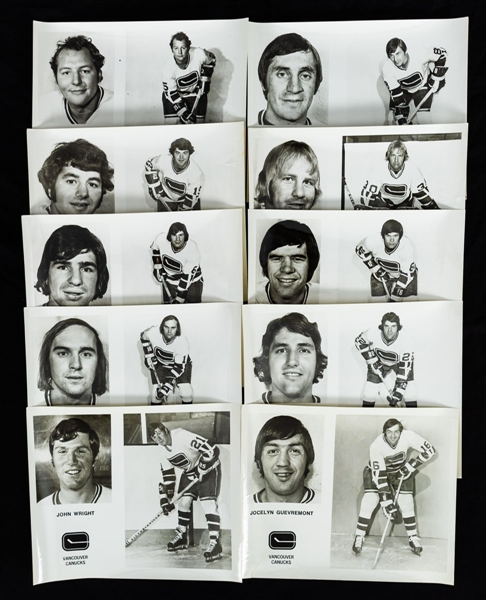 1954 Bee Hive Hockey Pictures Letter, 1972-73 Vancouver Canucks Media Photos (20) and 40 Assorted Baseball Cards Including 1972 O-Pee-Chee #49 Willie Mays