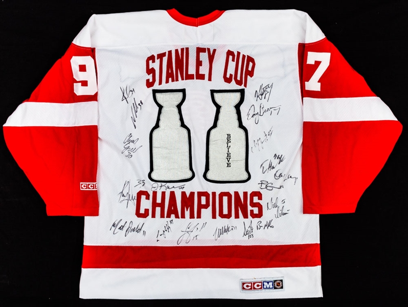 Detroit Red Wings 1997 & 1998 Stanley Cup Champions Multi-Signed Jersey by 18 with LOA
