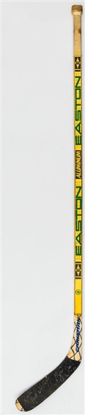 Brett Hulls Mid-1990s St Louis Blues Signed Easton Aluminum 4900 Game-Used Stick (The Barry Meisel Collection)