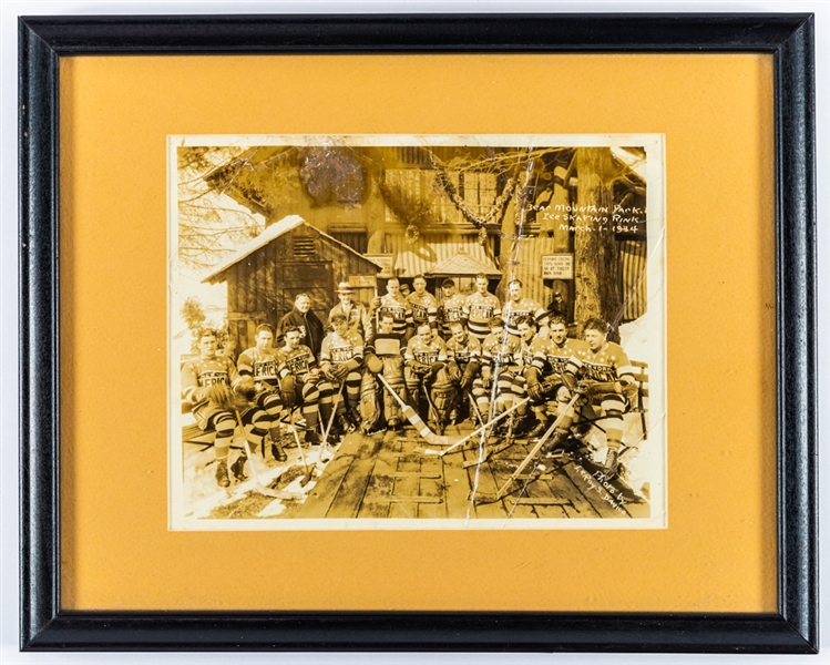 New York Americans 1933-34 Framed Team Photo (12" x 15")
