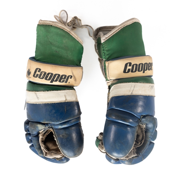 Risto Siltanens Early-to-Mid-1980s Hartford Whalers Game-Worn Cooper Gloves 