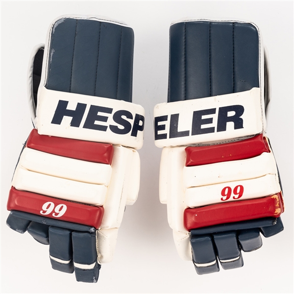Wayne Gretzky 1998-99 New York Rangers Hespeler Pair of Gloves with Signed Left Glove (PSA/DNA Certified)