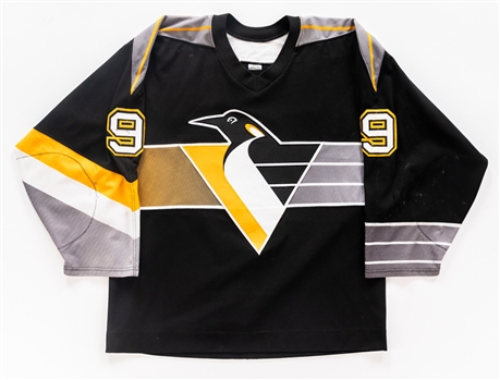 Sidney Crosby Signed Penguins Captain Jersey (Frameworth COA)
