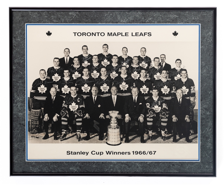 Toronto Maple Leafs 1967 Stanley Cup Team-Signed Framed Limited-Edition Print (20" x 24")