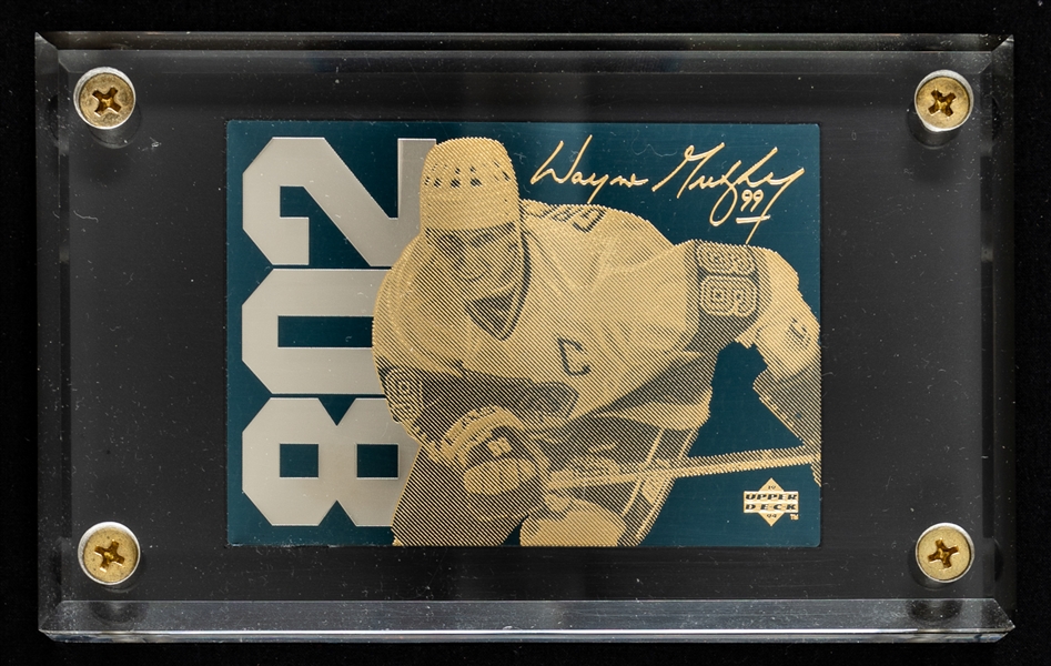 1994-95 Upper Deck Wayne Gretzky "802" Limited-Edition 24K Gold Card (3239/3500) 