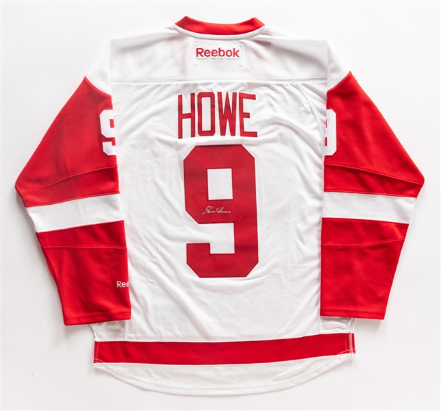 Gordie Howe Signed Detroit Red Wings Captains Jersey with JSA Auction LOA