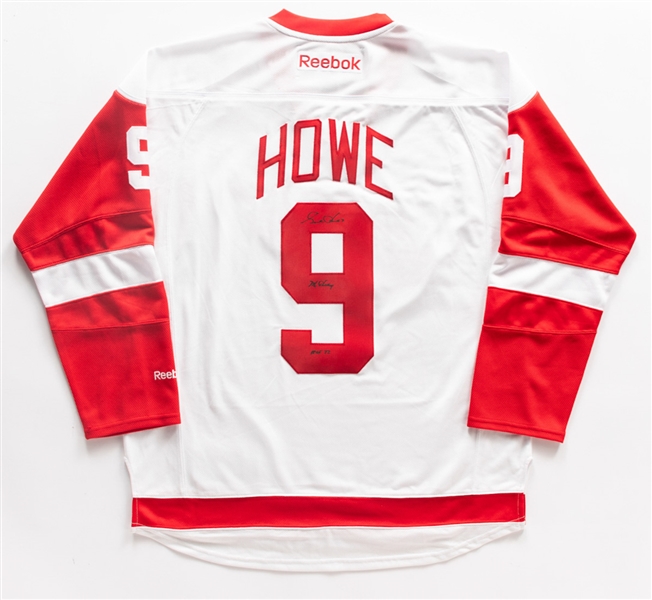 Deceased HOFer Gordie Howe Signed Detroit Red Wings Jersey with "Mr. Hockey" and "HOF 1972" Annotations - JSA Auction LOA