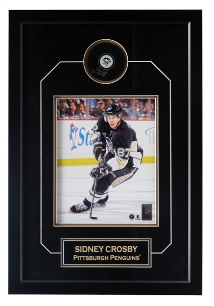 Sidney Crosby Pittsburgh Penguins Signed Puck Framed Display with COA (15" x 22")