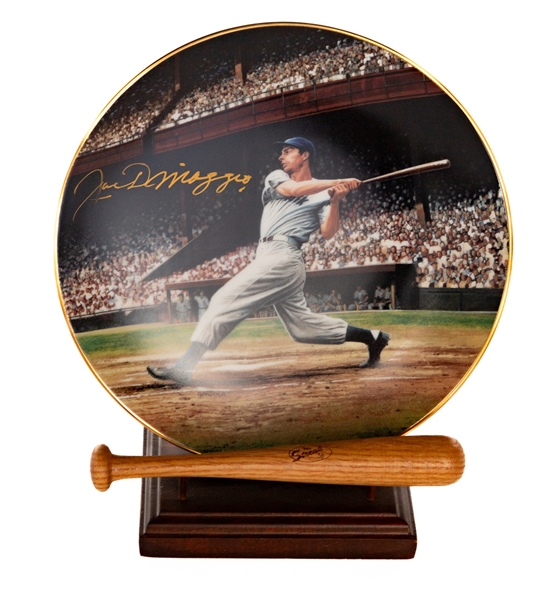 Deceased HOFer Joe DiMaggio "The Streak - Great Moments in Baseball" Signed Limited-Edition Bradford Exchange Plate with JSA Auction LOA