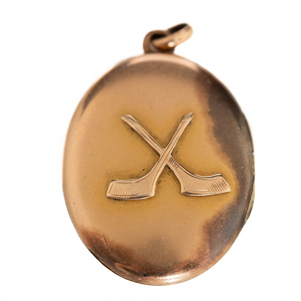 Philias St-Amands 1916-17 Royal Canadien Hockey Champions Locket