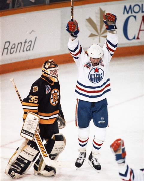 May 20th 1990 Game 3 Stanley Cup Finals Edmonton Oilers vs Boston Bruins 35mm Colour and Black & White Negative Collection of approx 350 Including Images of Mark Messier, Jari Kurri and Ray Bourque 