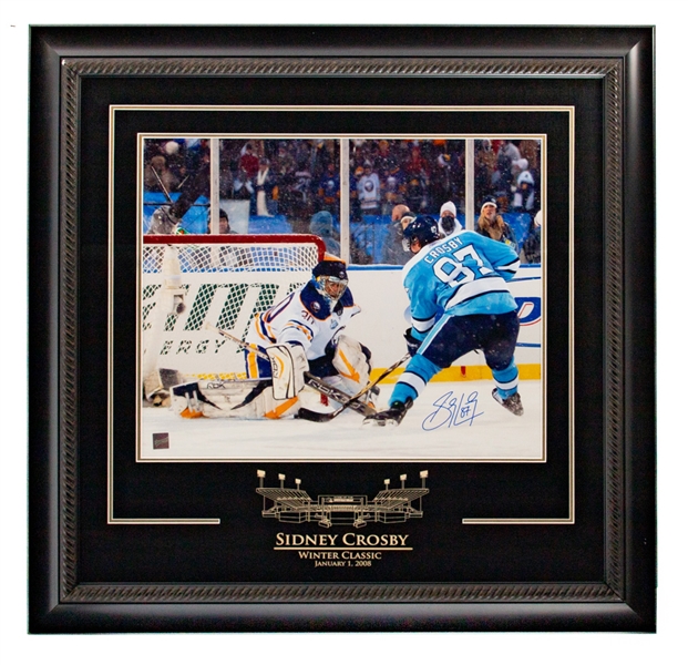 Sidney Crosby 2008 Winter Classic Signed Framed Photo with Frameworth COA (30" x 31") 