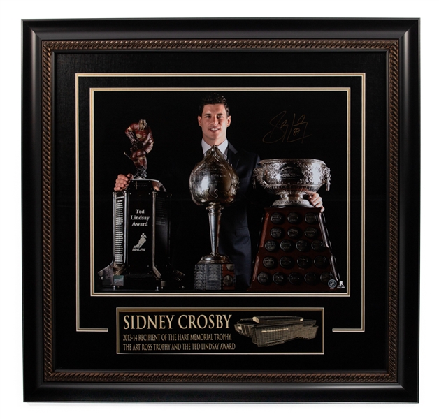 Sidney Crosby Signed Pittsburgh Penguins 2013-14 Awards Framed Photo with Frameworth COA (30" x 31")