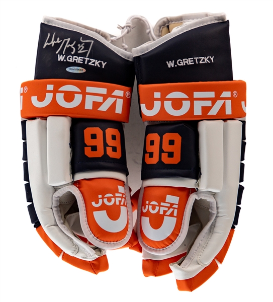 Wayne Gretzky 1987 Edmonton Oilers Jofa Gloves (Pair) with Signed Right Glove - UDA COA