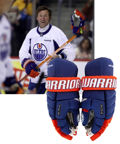 Wayne Gretzkys Mid-to-Late-2010s Edmonton Oilers "Wayne Gretzky Fantasy Camp" Signed Player-Worn Gloves from Willy Lindstroms Personal Collection with His Signed LOA