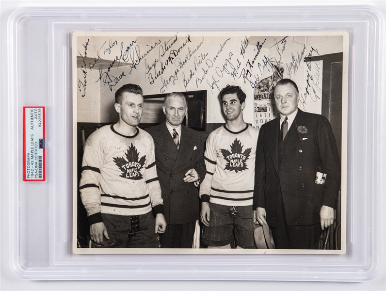 Vintage Circa 1942 Toronto Maple Leafs Team-Signed Type l Photograph Including Apps, Day, Broda, Pratt, Selke and Others  - PSA/DNA Certified Authentic