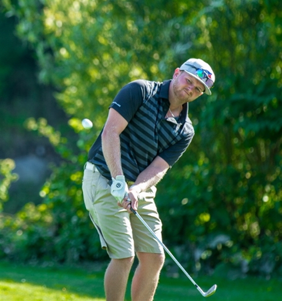 Private Golf Club Experience in Arizona for Three Alongside Professional Golfer Eric Hawerchuk (Son of Dale Hawerchuk)