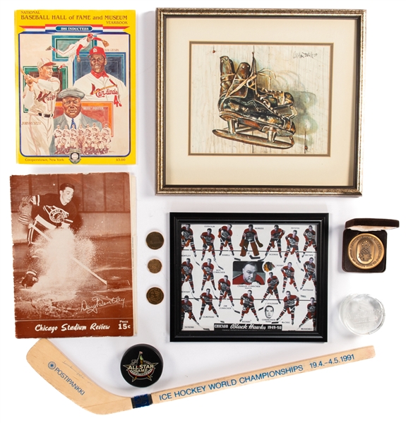 Hockey Memorabilia Collection Including Scrapbooks (4), Photo signed by Gordie Howe, 1940s Photo of Max Bentley, 34 1945-54 Quaker Oats Pictures and 1940s/50s Chicago Black Hawks Team Pictures (5)