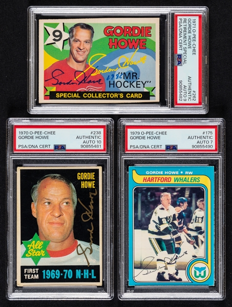 1970-71, 1971-72 and 1979-80 O-Pee-Chee Signed Hockey Cards of Deceased HOFer Gordie Howe (PSA/DNA Certified Authentic Autographs)