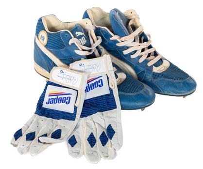 Roberto Alomars 1993 Toronto Blue Jays Game-Worn Puma Cleats and Game-Issued Cooper Batting Gloves - World Series Championship Season!