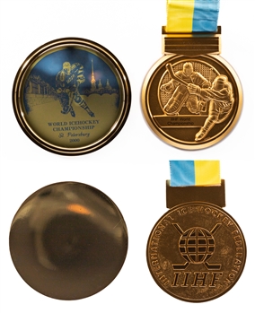 2000 IIHF World Championships Gold Medal (Czech Republic Won Championship) and 2000 IIHF World Championships Participation Medal from Kimmo Leinonens Personal Collection with LOA