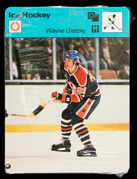 1977-79 Sportscaster Series 77 Complete Pack of 24 Including #7710 - HOFer Wayne Gretzky Rookie Showing on Top